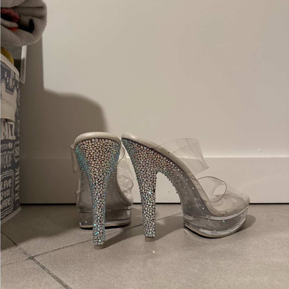 Fantasy strappy Olympian heels